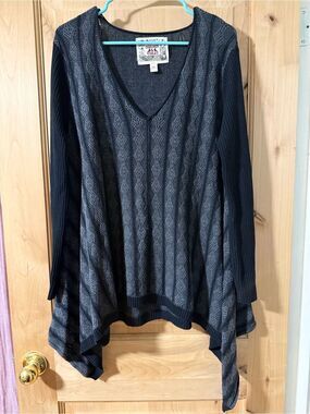 Chelsea & Violet Black & Gray V-Neck Swing Tunic Sz M